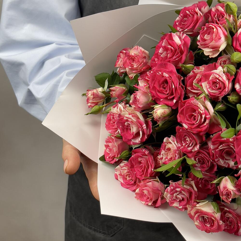 Букет «Фейерверк» – 9 пышных кустовых роз в огненной палитре Красный Кут Саратовская область